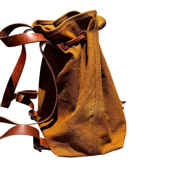 Madewell The Canvas Somerset Backpack in Acorn - Picture 3 of 8